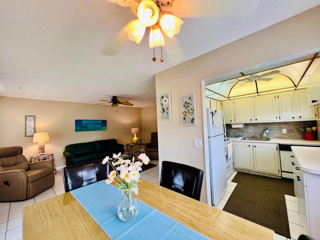 437 Chatham U, West Palm Beach, FL 33417
