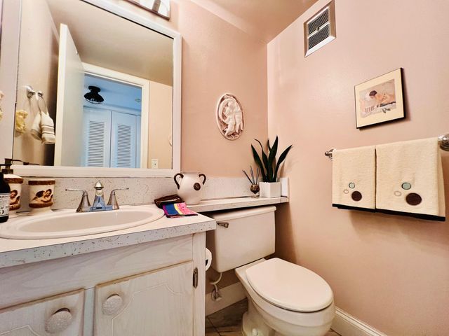 437 Chatham U, West Palm Beach, FL 33417