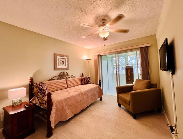 437 Chatham U, West Palm Beach, FL 33417