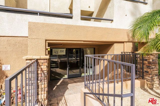 5545 Canoga Avenue 301, Woodland Hills, CA 91367