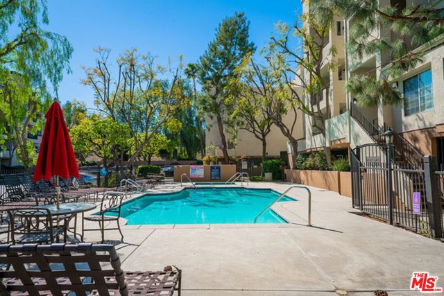 5545 Canoga Avenue 301, Woodland Hills, CA 91367
