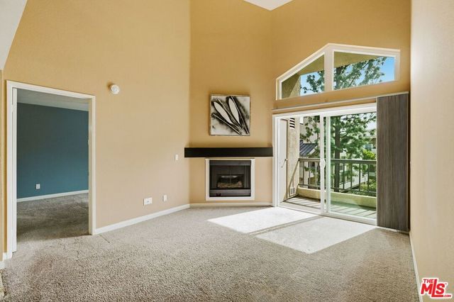5545 Canoga Avenue 301, Woodland Hills, CA 91367