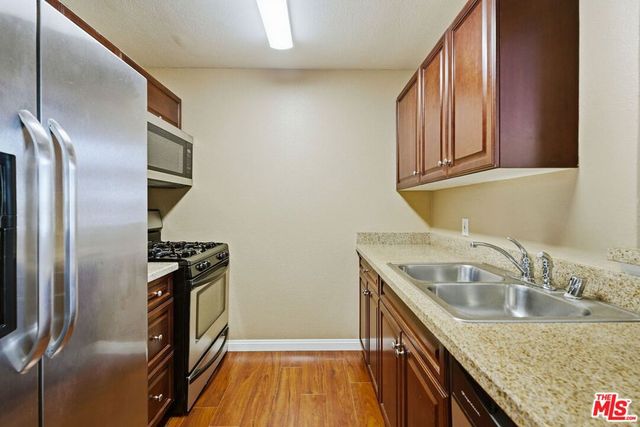 5545 Canoga Avenue 301, Woodland Hills, CA 91367