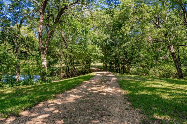 510 W Malloy Bridge Road, Seagoville, TX 75159