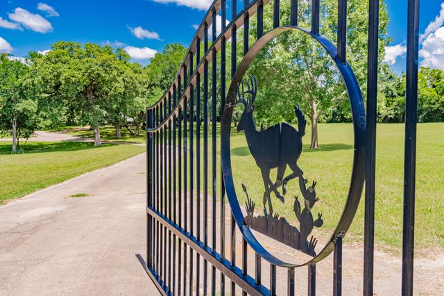 510 W Malloy Bridge Road, Seagoville, TX 75159