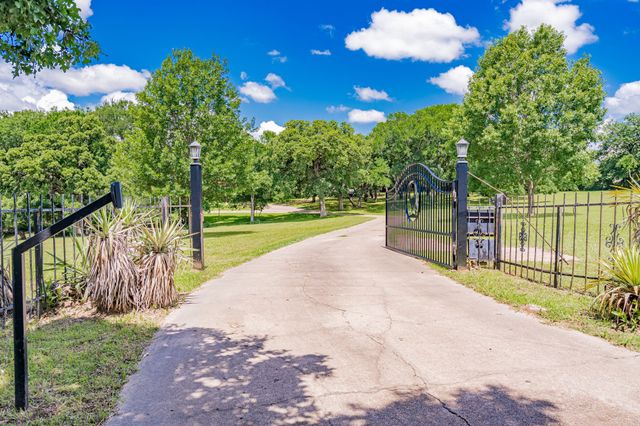 510 W Malloy Bridge Road, Seagoville, TX 75159
