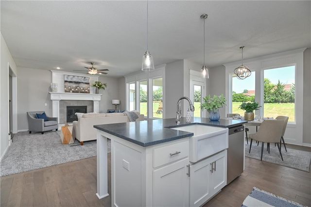 2696 W Park Street, Olathe, KS 66061