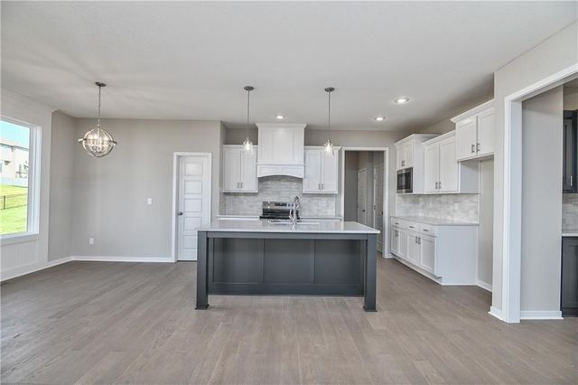 2696 W Park Street, Olathe, KS 66061