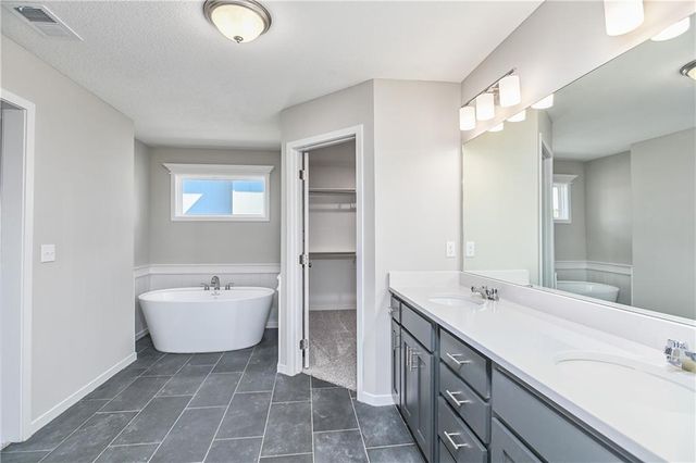 2696 W Park Street, Olathe, KS 66061