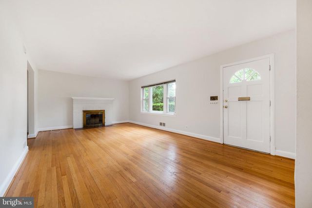 5708 DAWES AVE, Alexandria, VA 22311