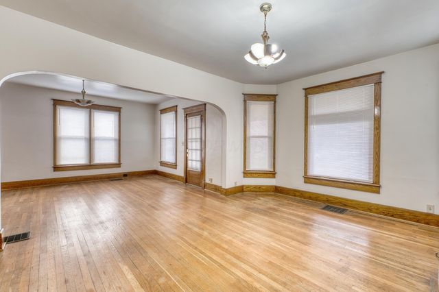 42 Union Street, Newark, OH 43055
