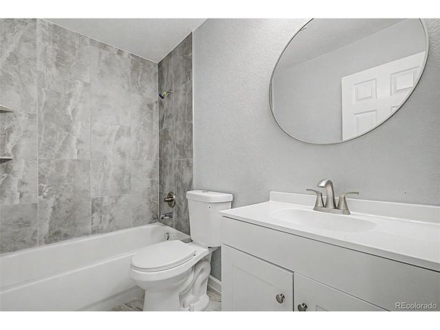 13856 Ivanhoe St, Thornton, CO 80602