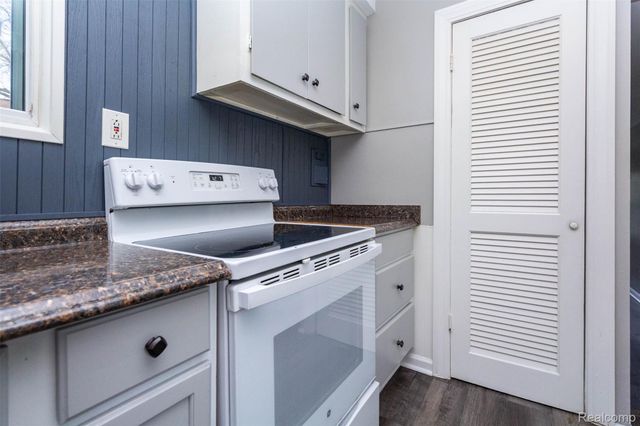 22113 Lange Street, St. Clair Shores, MI 48080