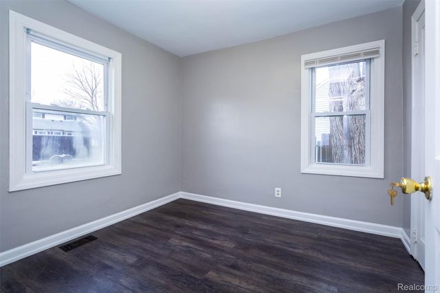 22113 Lange Street, St. Clair Shores, MI 48080