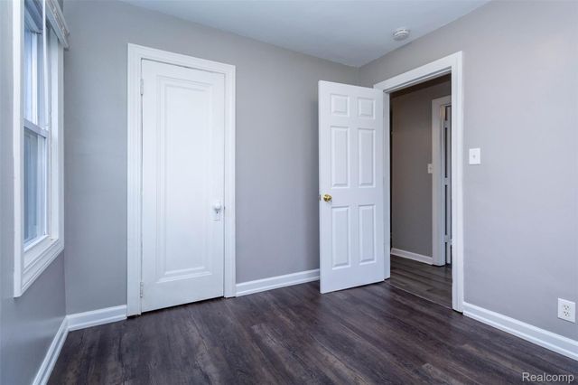 22113 Lange Street, St. Clair Shores, MI 48080