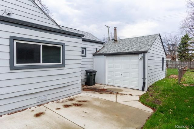 22113 Lange Street, St. Clair Shores, MI 48080