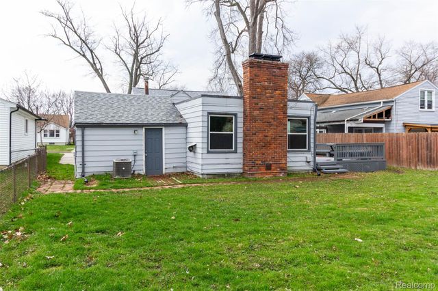 22113 Lange Street, St. Clair Shores, MI 48080