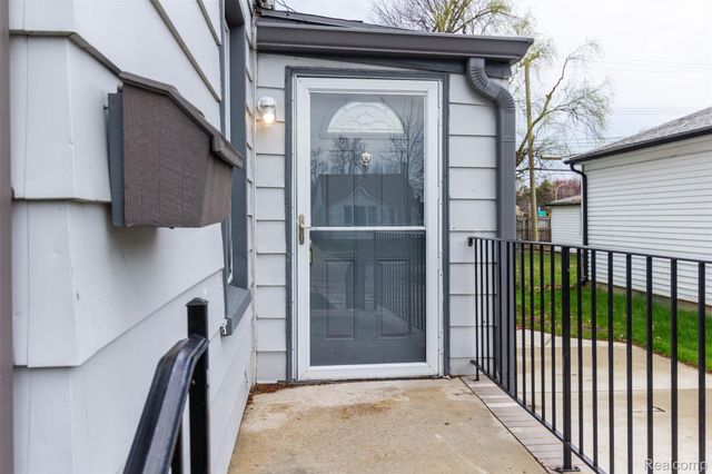 22113 Lange Street, St. Clair Shores, MI 48080