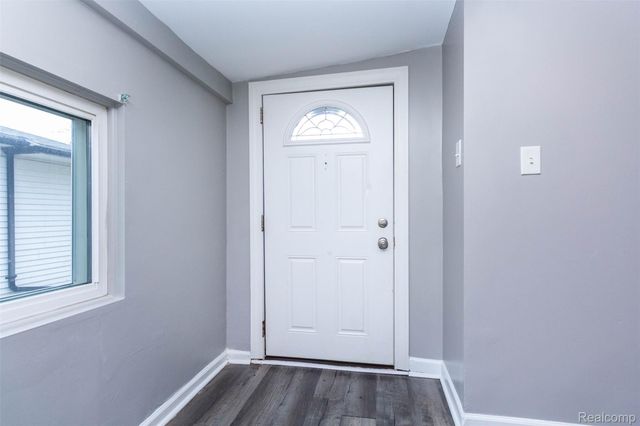 22113 Lange Street, St. Clair Shores, MI 48080