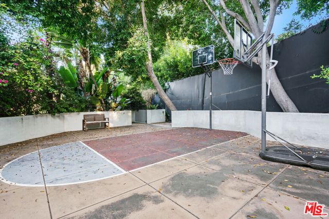 17036 Rancho Street, Encino (los Angeles), CA 91316