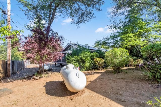 3516 Montclair Rd, Cameron Park, CA 95682