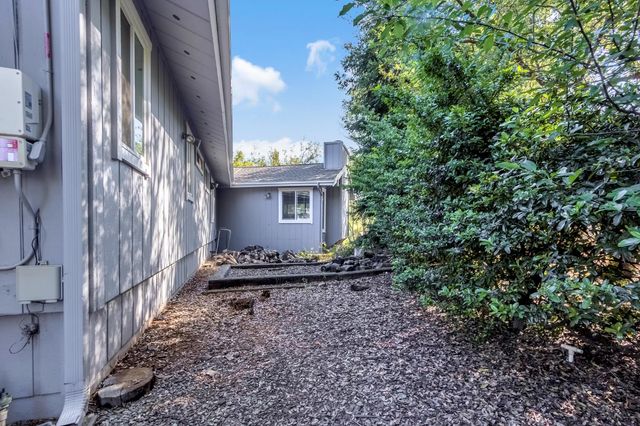 3516 Montclair Rd, Cameron Park, CA 95682