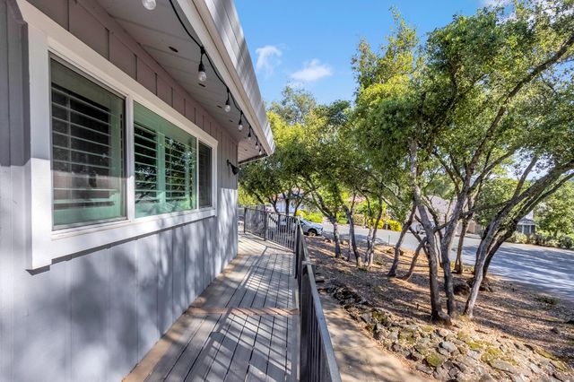 3516 Montclair Rd, Cameron Park, CA 95682