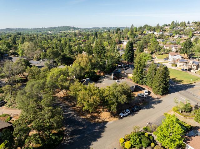 3516 Montclair Rd, Cameron Park, CA 95682