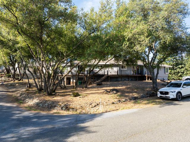 3516 Montclair Rd, Cameron Park, CA 95682