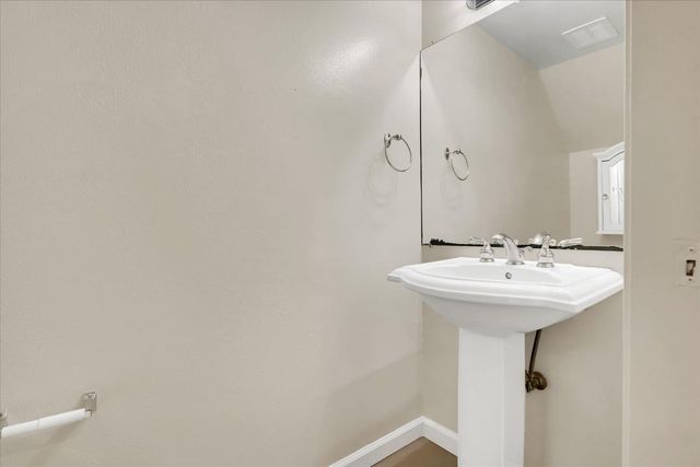 2212 Kimwood Ln, Rancho Cordova, CA 95670