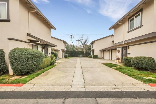 2212 Kimwood Ln, Rancho Cordova, CA 95670