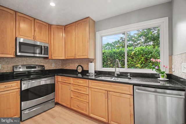 113 NEWBURY PL, Sterling, VA 20164