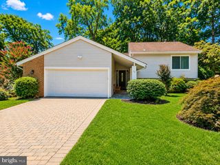 113 NEWBURY PL, Sterling, VA 20164