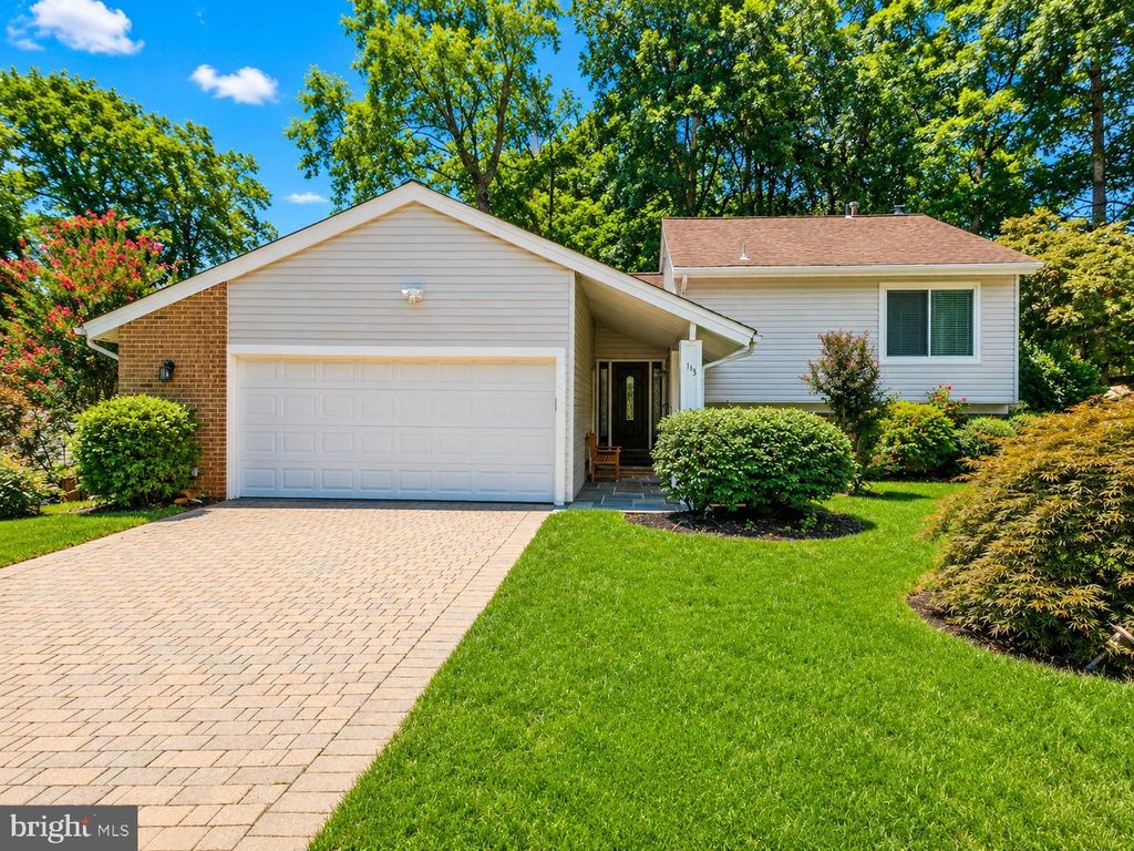 113 NEWBURY PL, Sterling, VA 20164