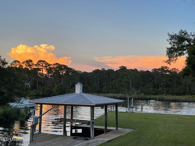 13 Keyser Lane, Gulfport, MS 39507