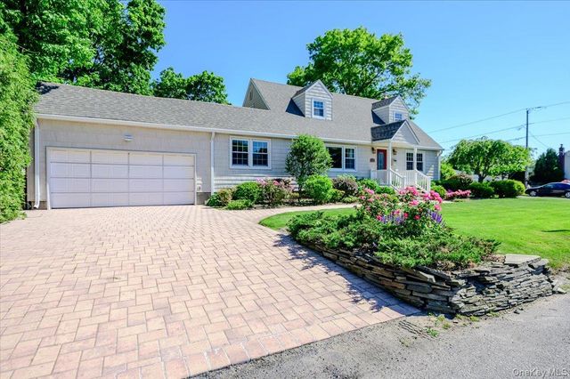1401 Herzel Boulevard, West Babylon, NY 11704