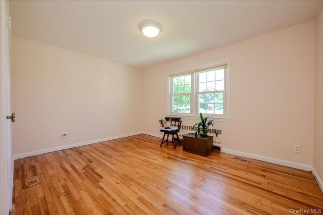 1401 Herzel Boulevard, West Babylon, NY 11704