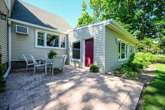 1401 Herzel Boulevard, West Babylon, NY 11704