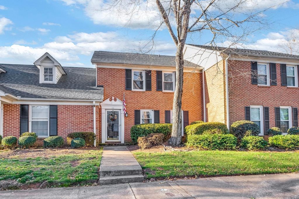 182 Buckstone Lane, Spartanburg, SC 29307