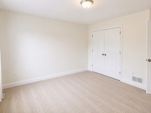 18 Freeman Woods Unit 1, Essex, VT 05452