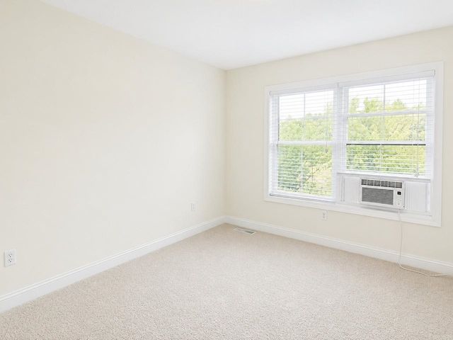 18 Freeman Woods Unit 1, Essex, VT 05452