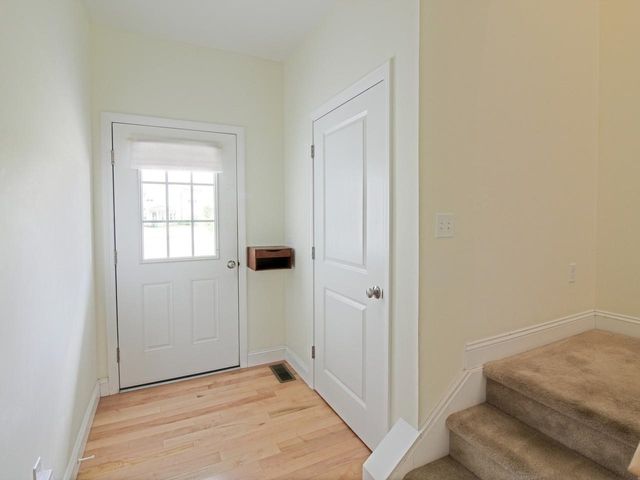 18 Freeman Woods Unit 1, Essex, VT 05452