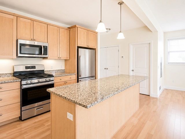 18 Freeman Woods Unit 1, Essex, VT 05452