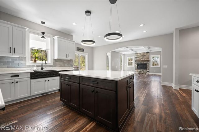 3705 High Hillcrest Drive, Howell, MI 48843