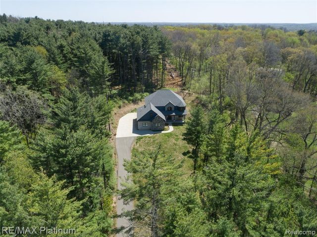3705 High Hillcrest Drive, Howell, MI 48843