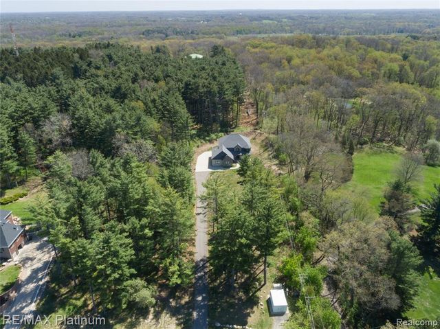 3705 High Hillcrest Drive, Howell, MI 48843