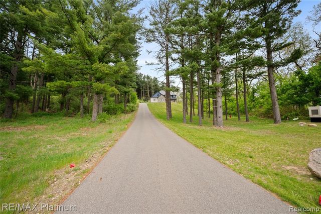 3705 High Hillcrest Drive, Howell, MI 48843
