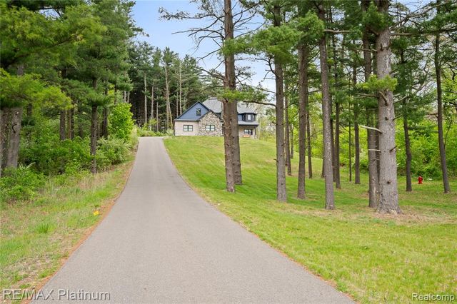 3705 High Hillcrest Drive, Howell, MI 48843