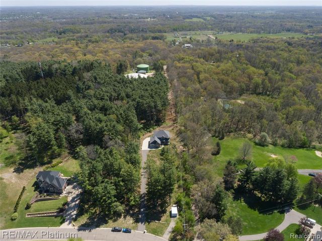3705 High Hillcrest Drive, Howell, MI 48843