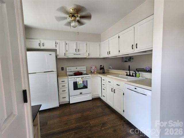 10961 Carmel Crossing Road, Charlotte, NC 28226